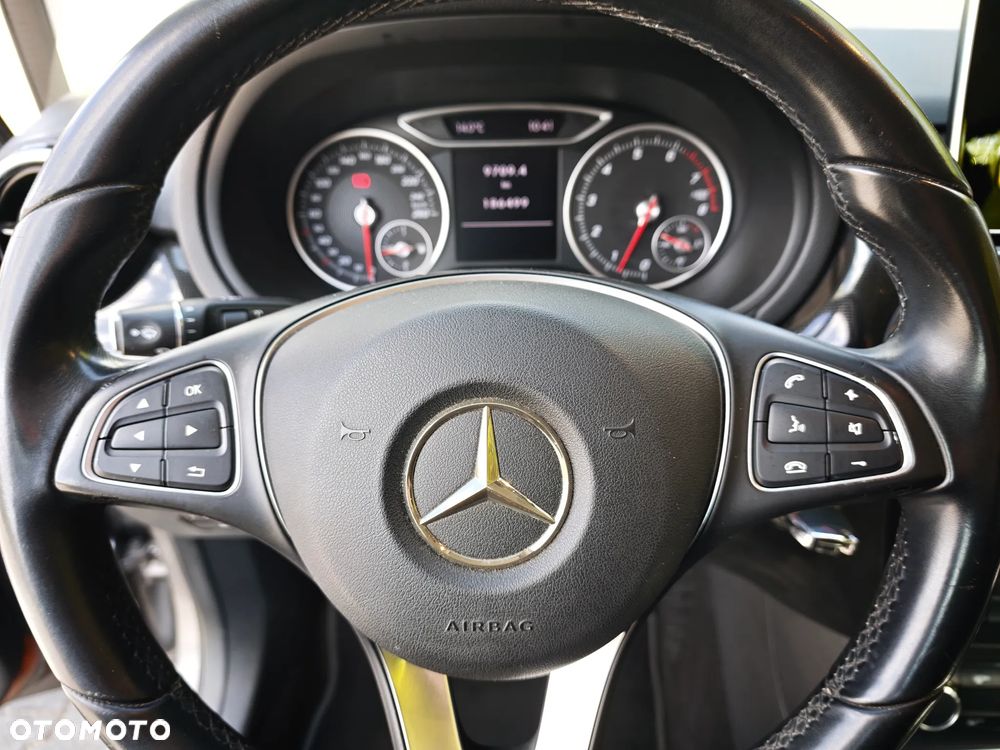 Mercedes-Benz Klasa B 180 BlueEFFICIENCY Edition - 36