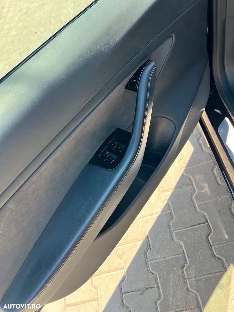 Tesla Model 3 - 17
