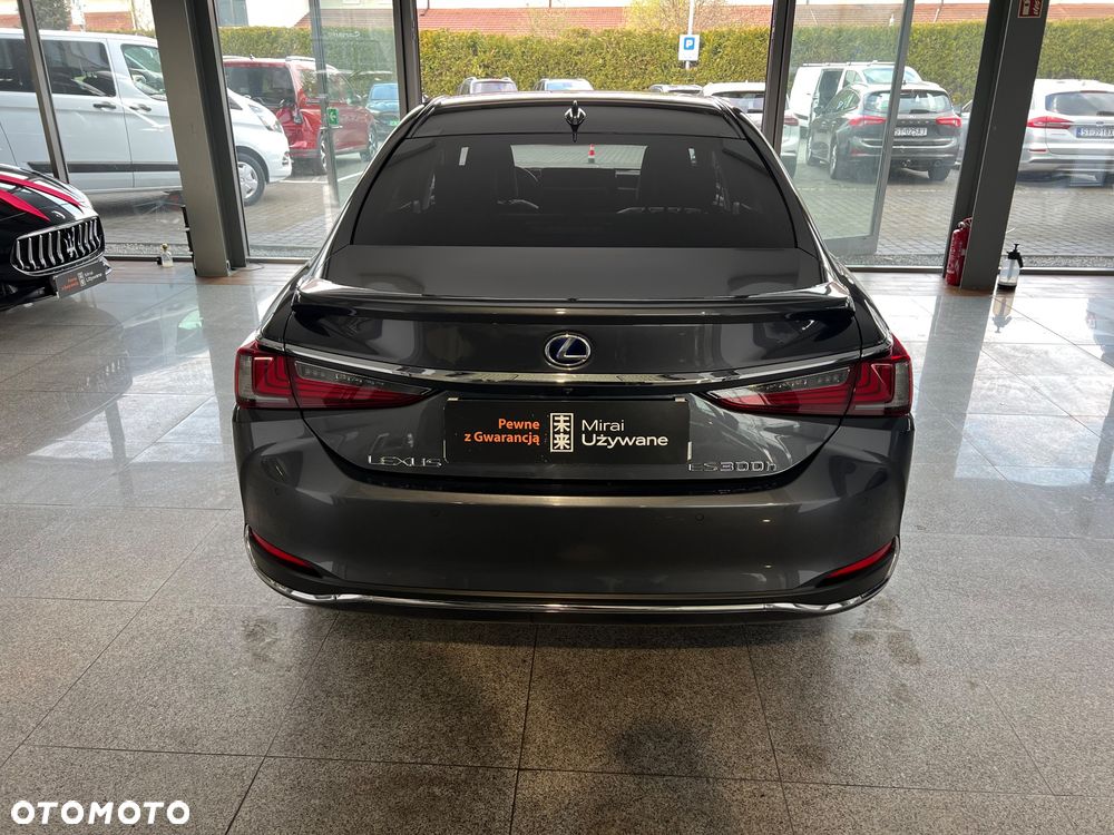 Lexus ES 300h Business Edition + - 14