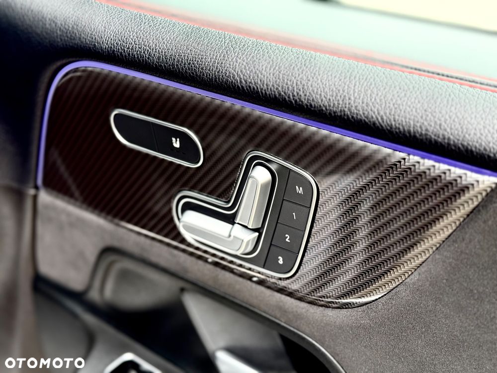 Mercedes-Benz GLB 200 d 8G-DCT AMG Line - 40