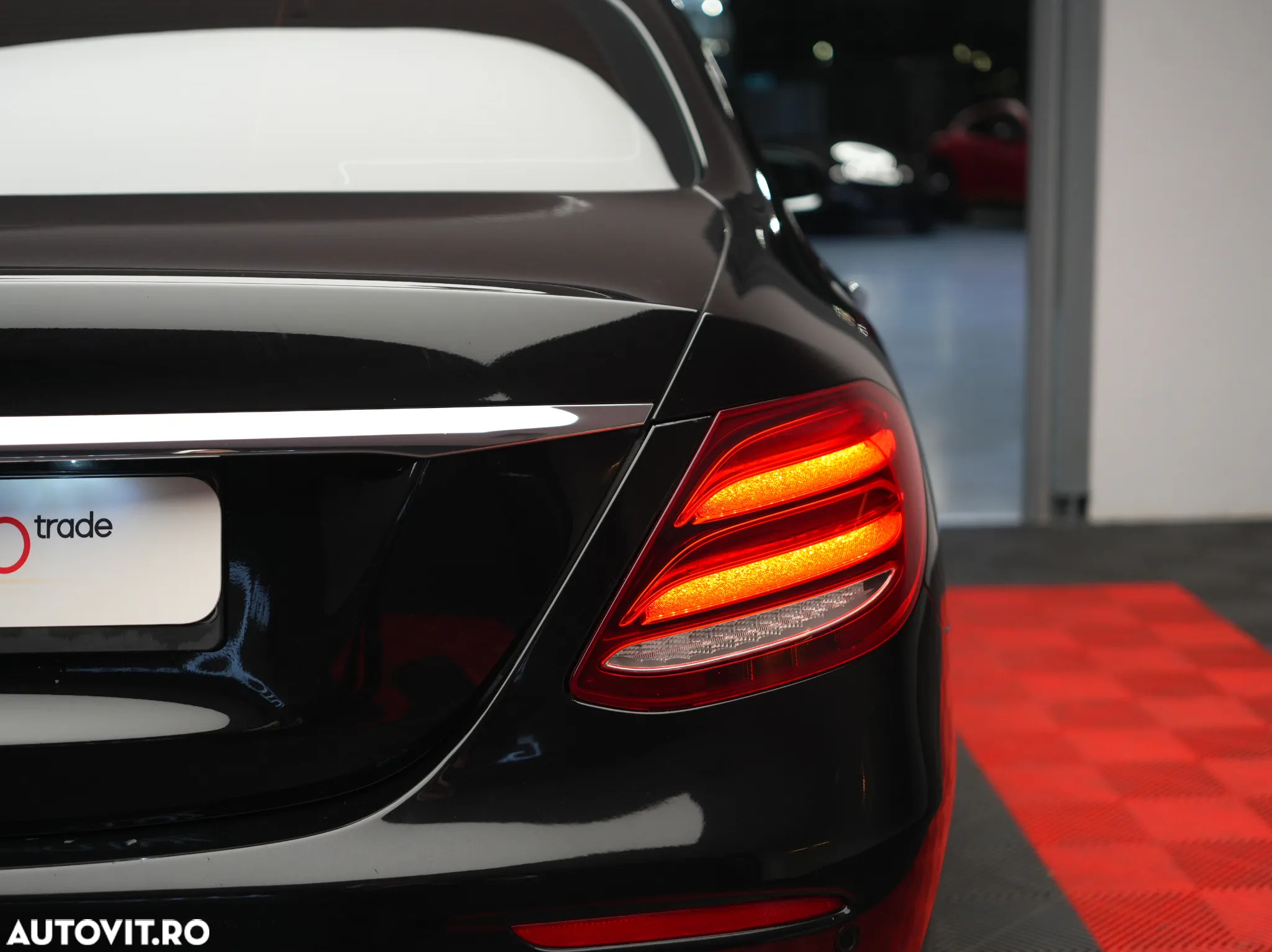 Mercedes-Benz E 200 d 9G-TRONIC AMG Line - 8