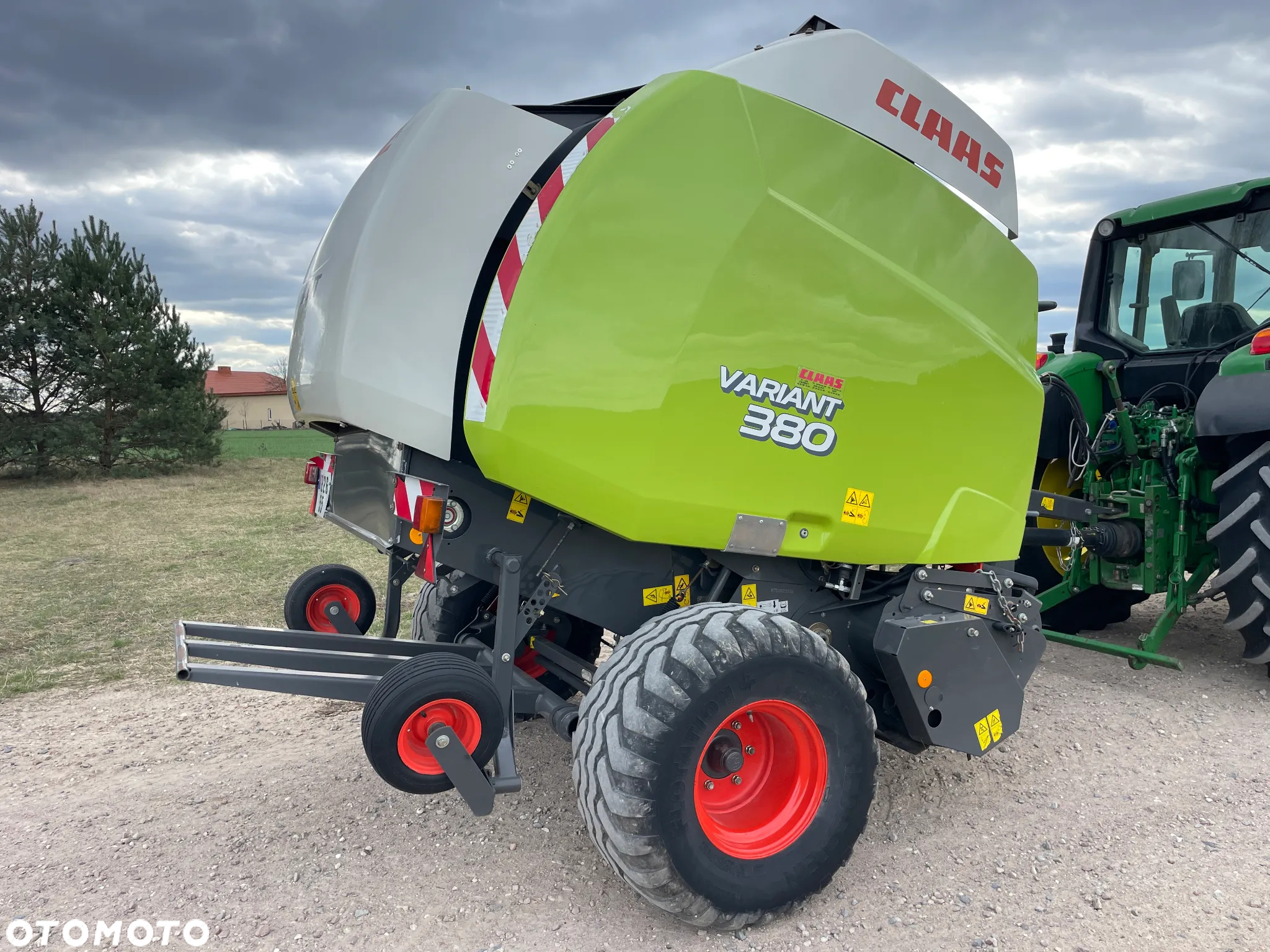 Claas Variant 380 - 5