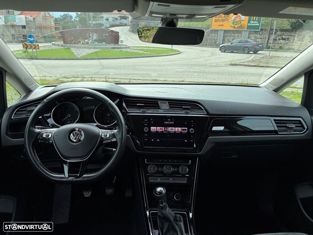 VW Touran 1.6 TDI R-Line - 6
