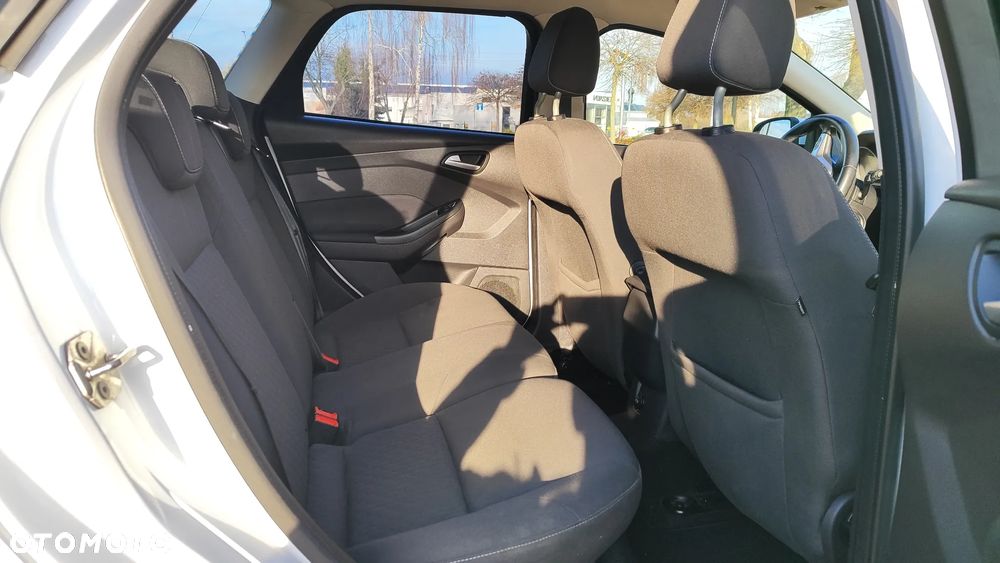 Ford Focus 1.6 Ambiente - 28