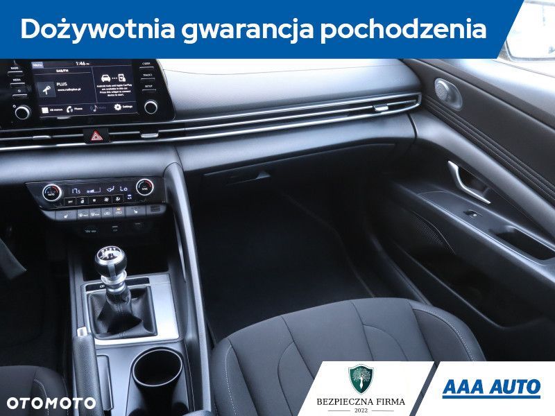 Hyundai Elantra - 10