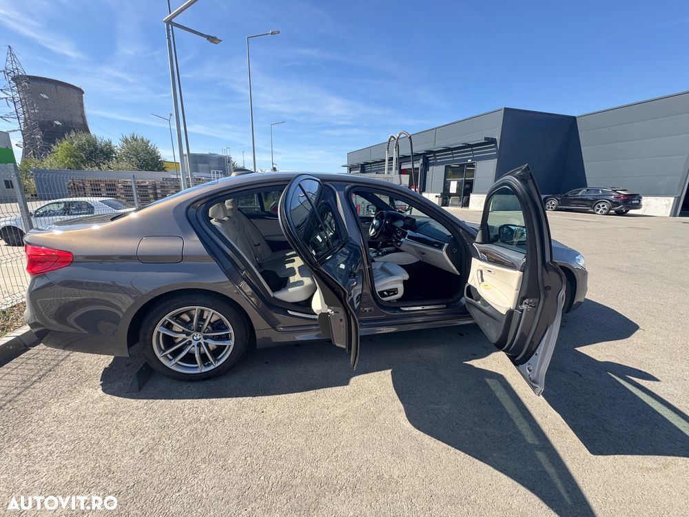 BMW Seria 5 530i xDrive AT - 7