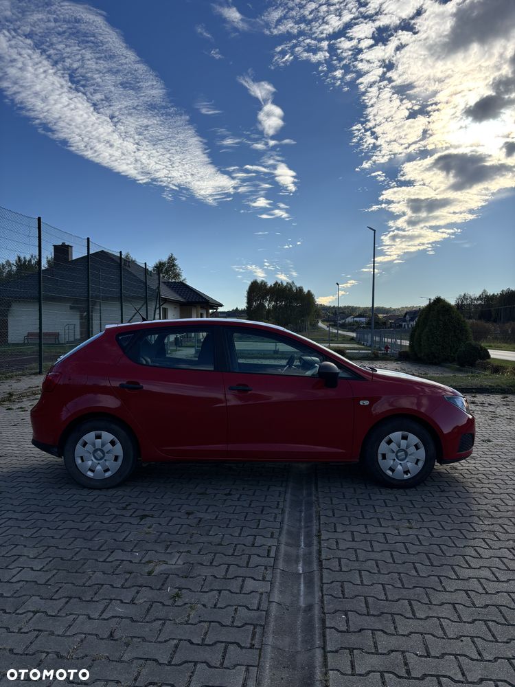 Seat Ibiza 2010 photo 2
