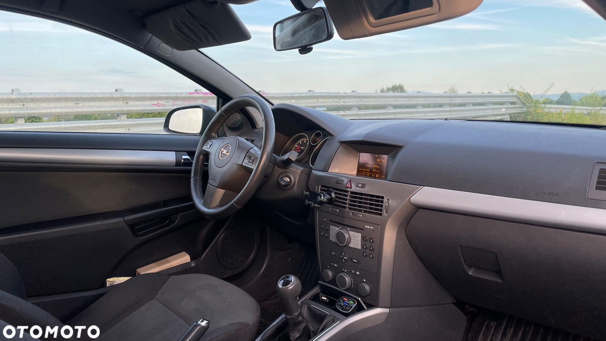 Opel Astra III GTC 1.6 Enjoy - 6