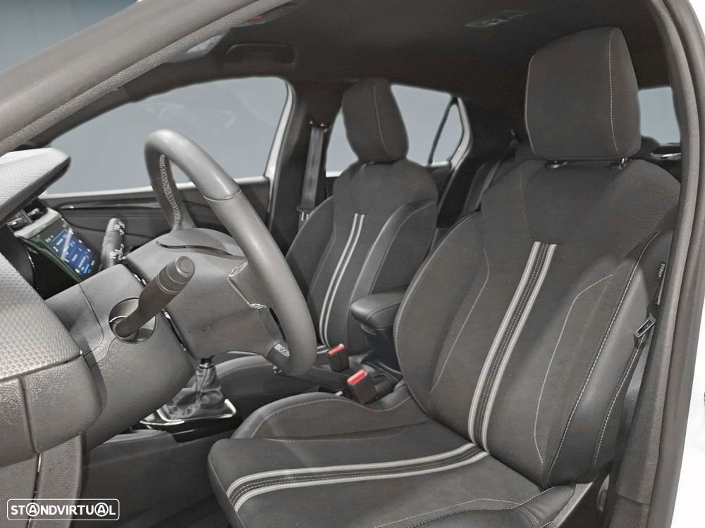 Opel Corsa 1.2 T GS - 11