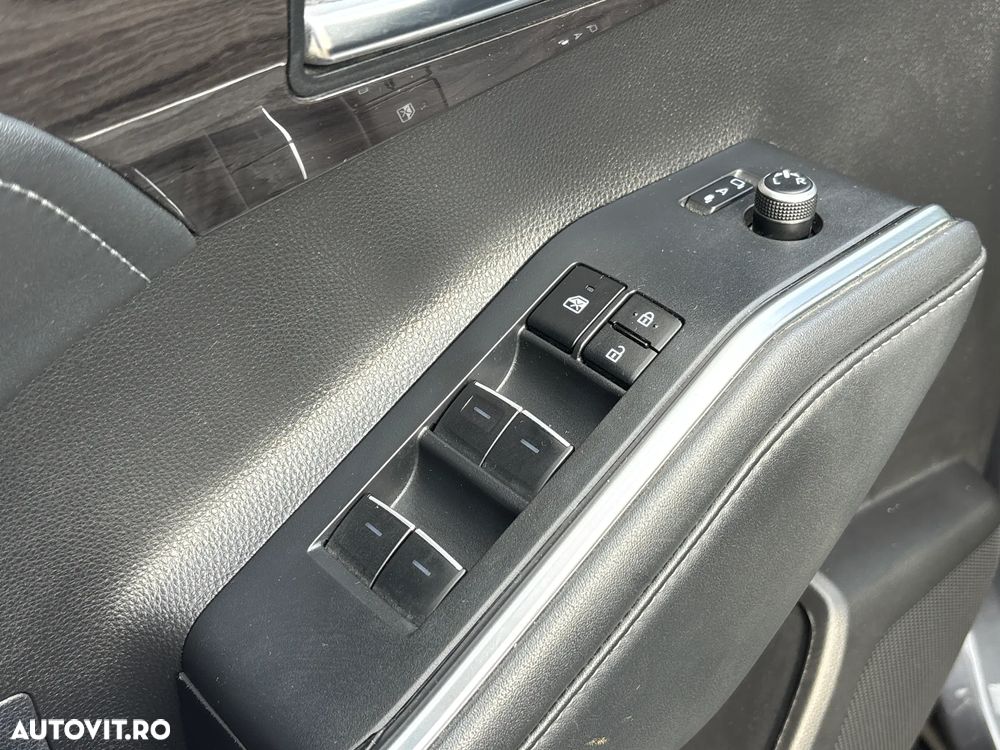 Toyota Highlander 2.5 L Dynamic Force 248CP Luxury Metallic - 28