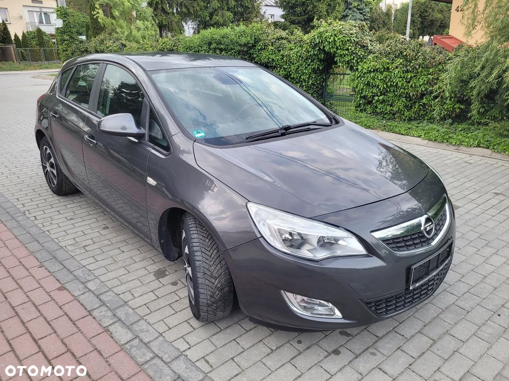 Opel Astra 1.6 Innovation - 26