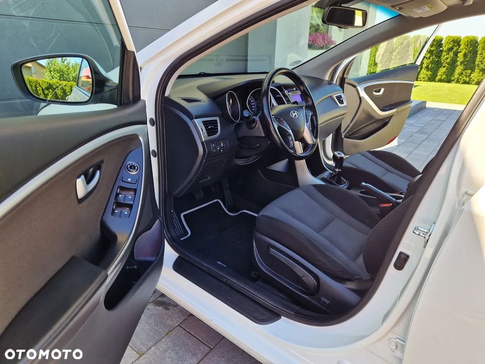 Hyundai i30 blue 1.4 YES Silver - 18