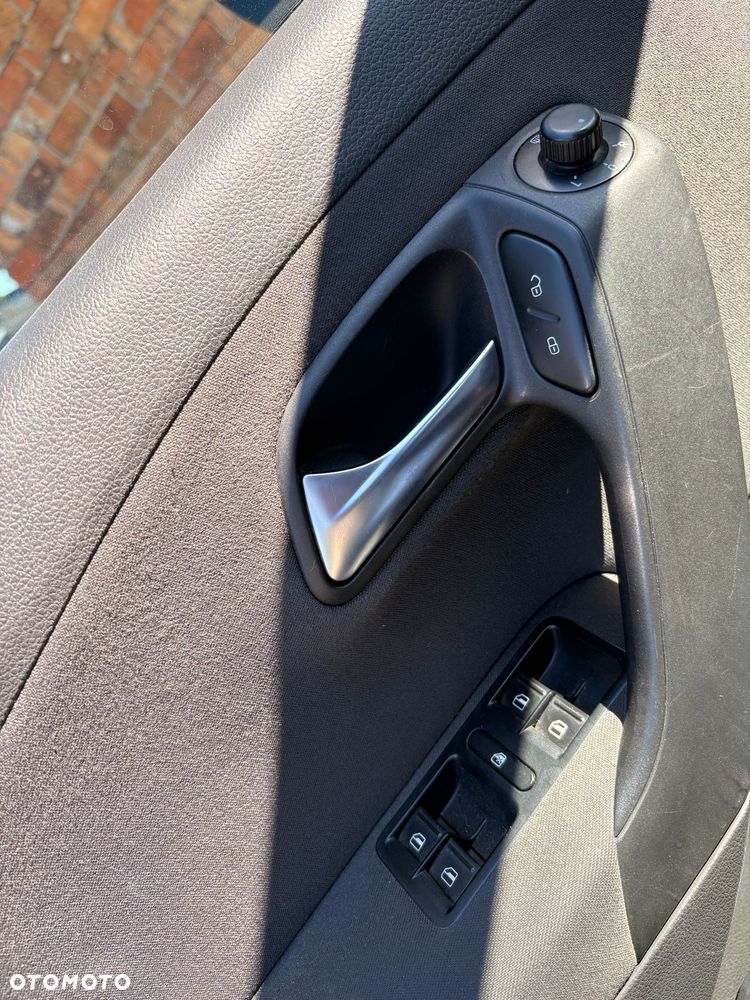 Volkswagen Polo - 2