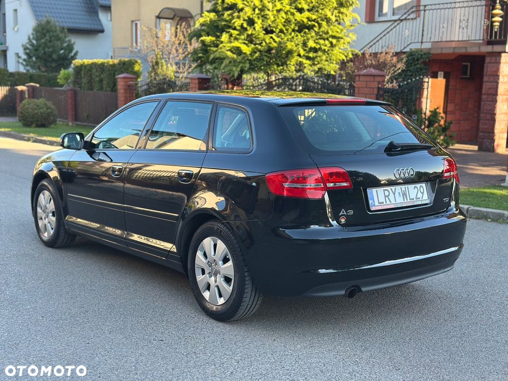Audi A3 Sportback 1.6 TDI DPF Attraction - 4