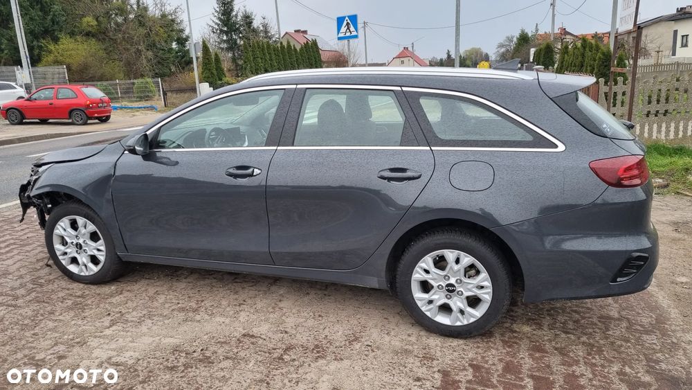 Kia Ceed 1.6 CRDi Eco-Dynamics+ (48V Mild-Hybrid) DCT7 GT Line - 13