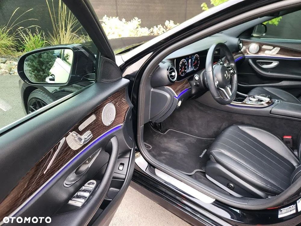 Mercedes-Benz Klasa E 300 9G-TRONIC AMG Line - 14