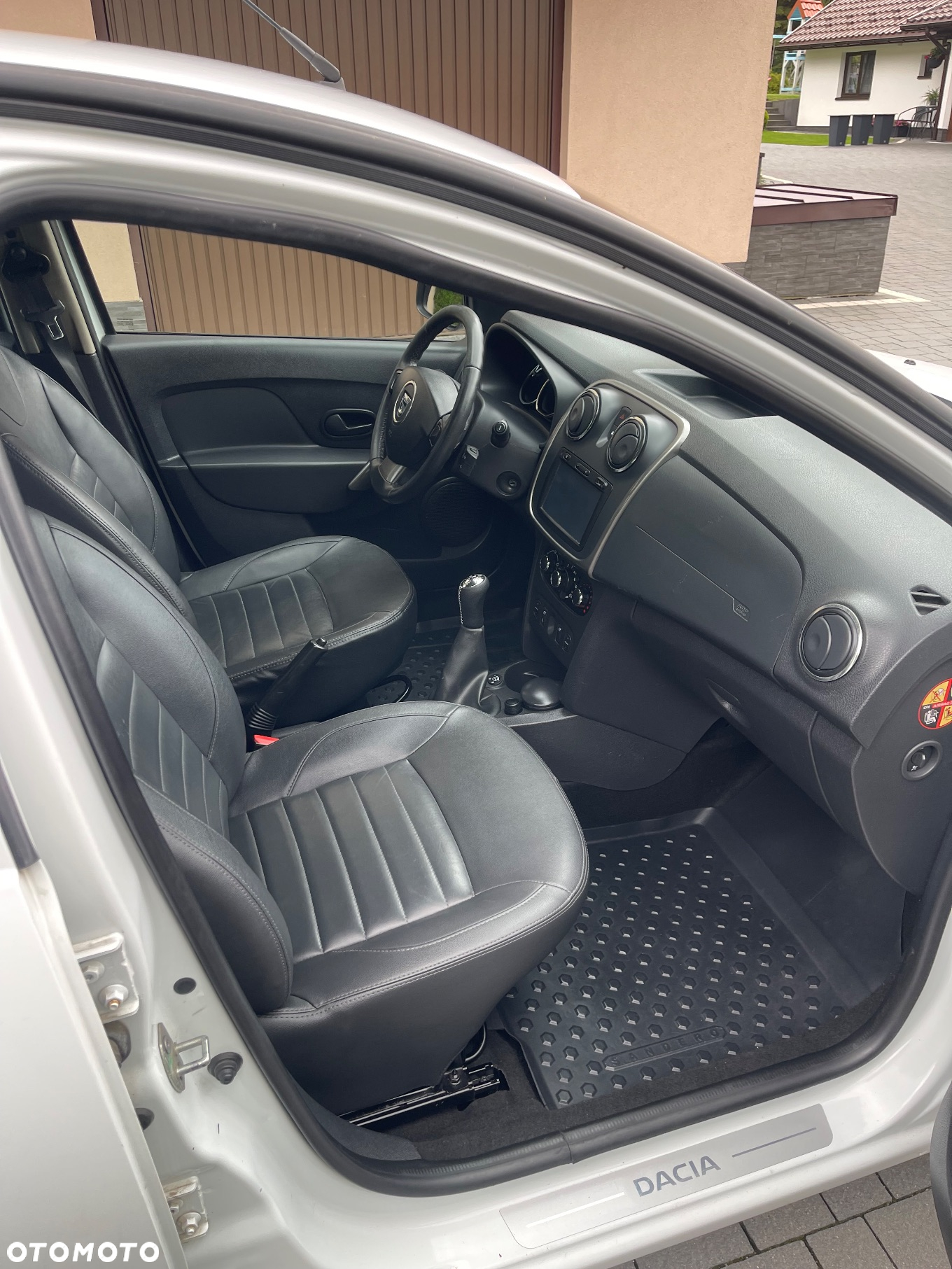 Dacia Sandero 0.9 TCe Laureate S&S EU6 - 8