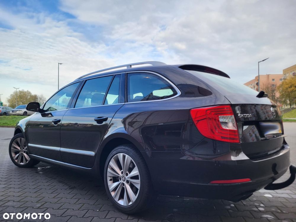 Skoda Superb 2.0 TDI Comfort DSG - 21