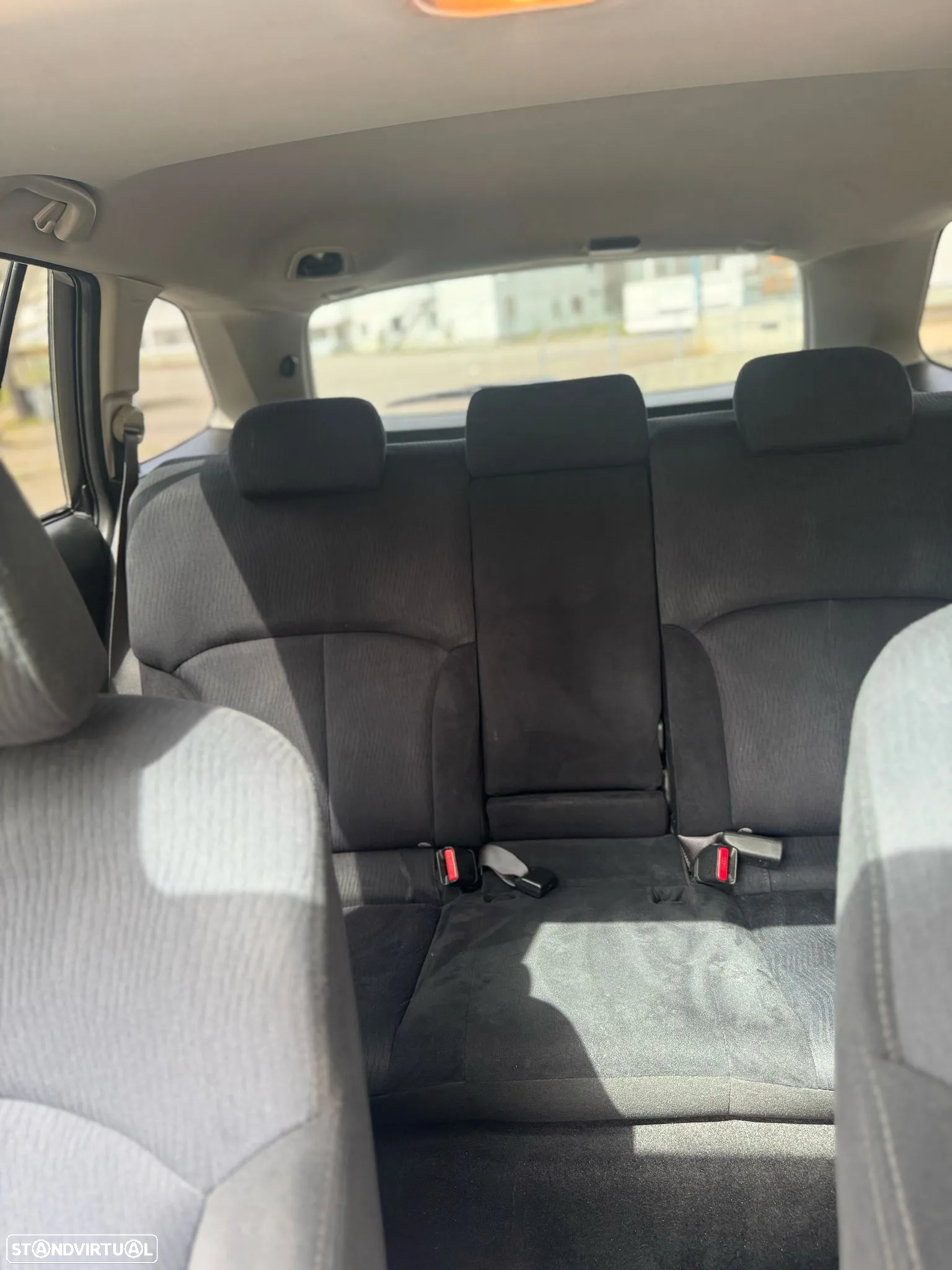 Subaru Legacy - 16