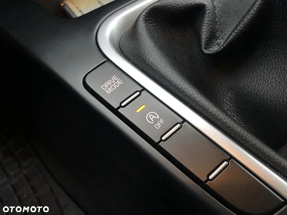 Kia Ceed 1.6 CRDi SCR M - 22