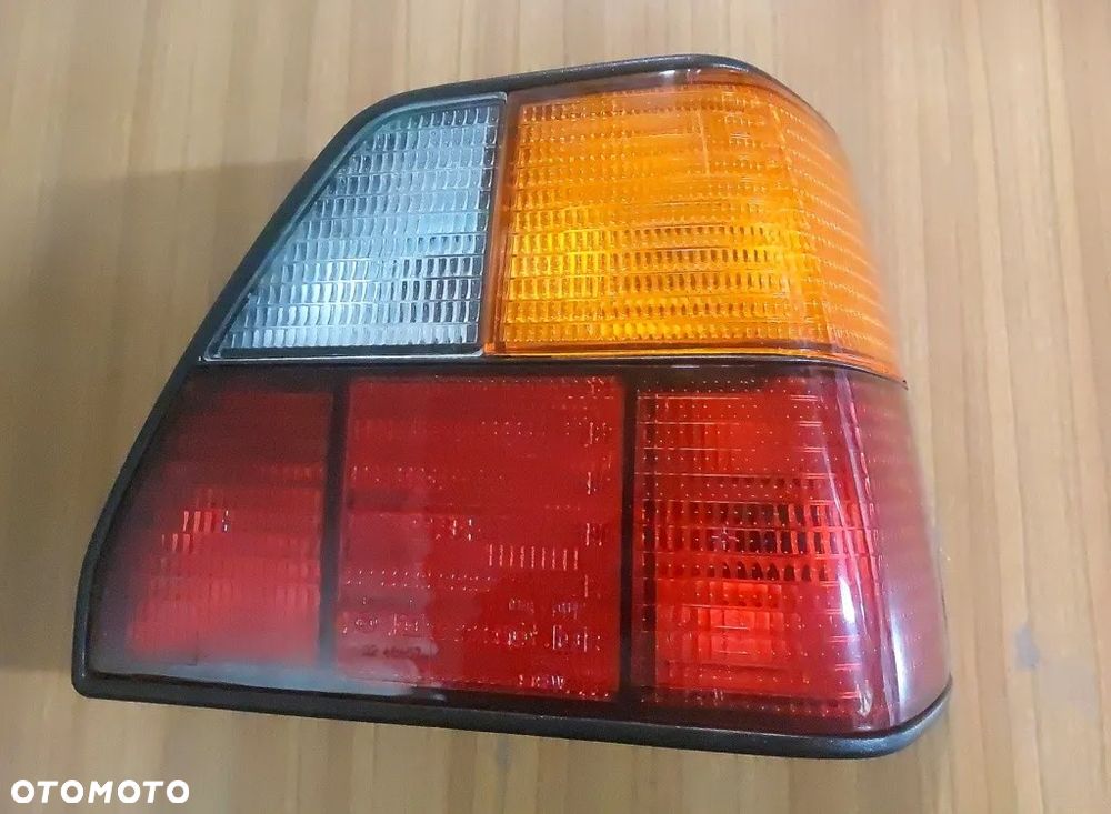 Lampa tył prawa pasuje do Volkswagen Golf II 1983r