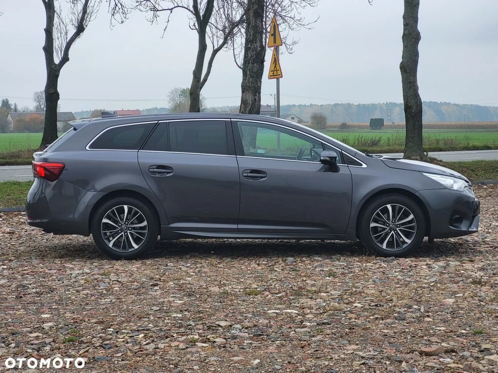Toyota Avensis 2016 photo 4