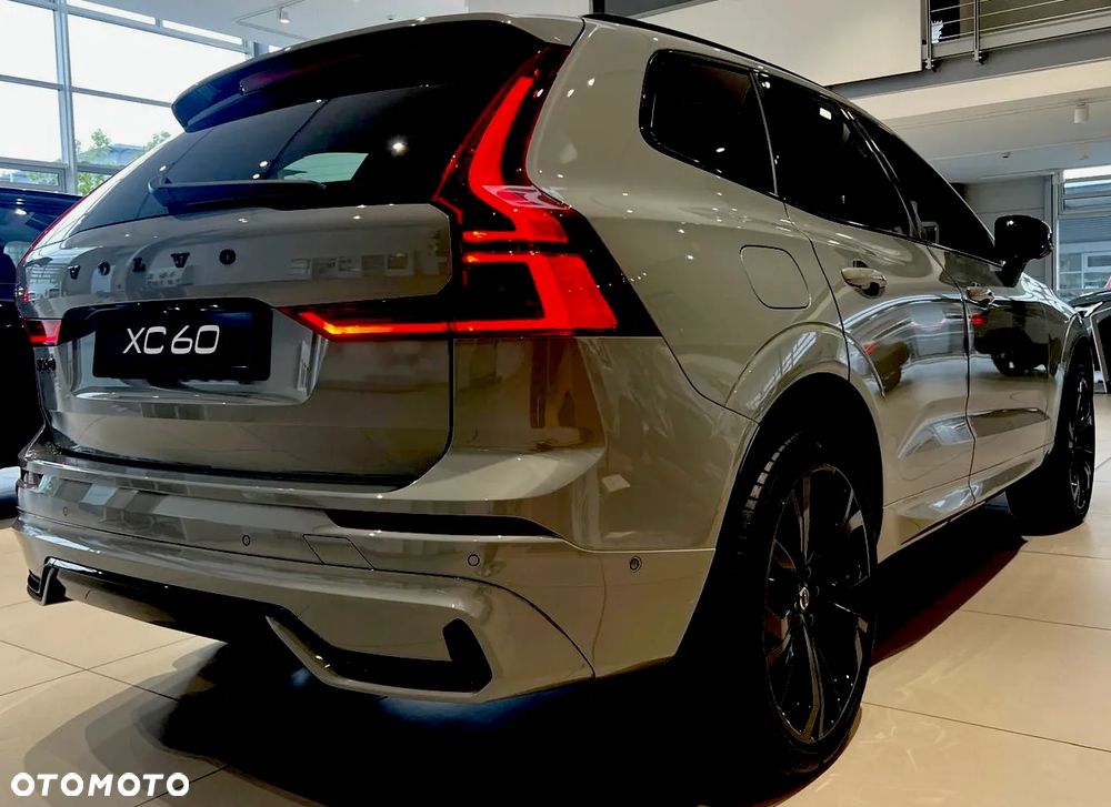 Volvo XC 60 T8 Plug-In Hybrid AWD Ultimate Black Edition - 9