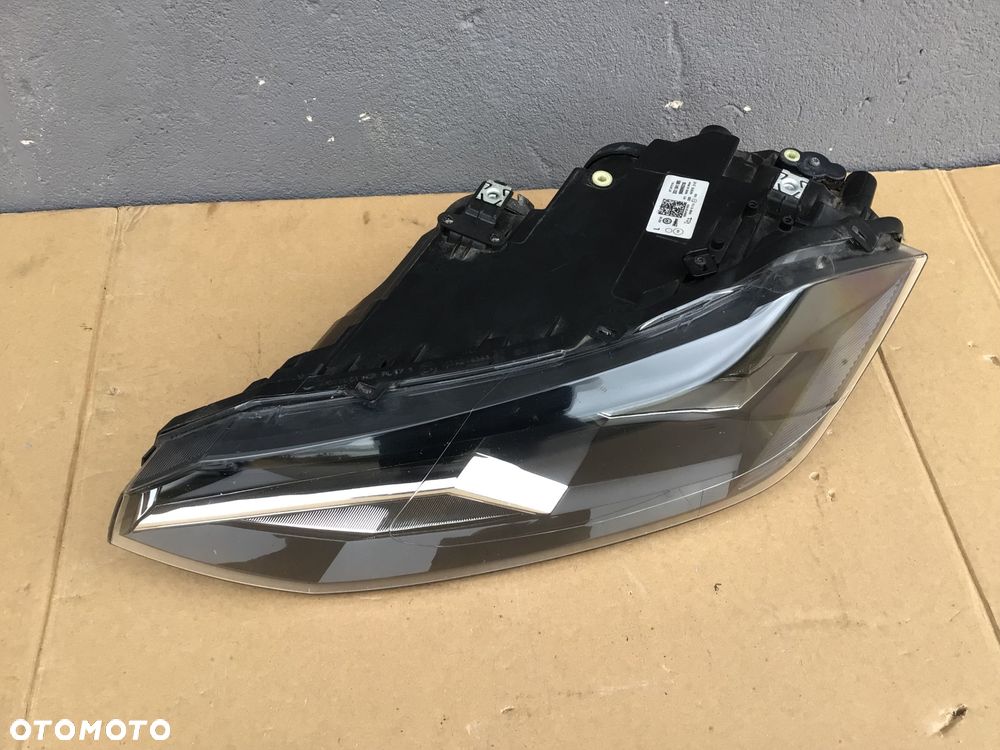 Lampa przednia lewa VW Polo 2G1 - 3