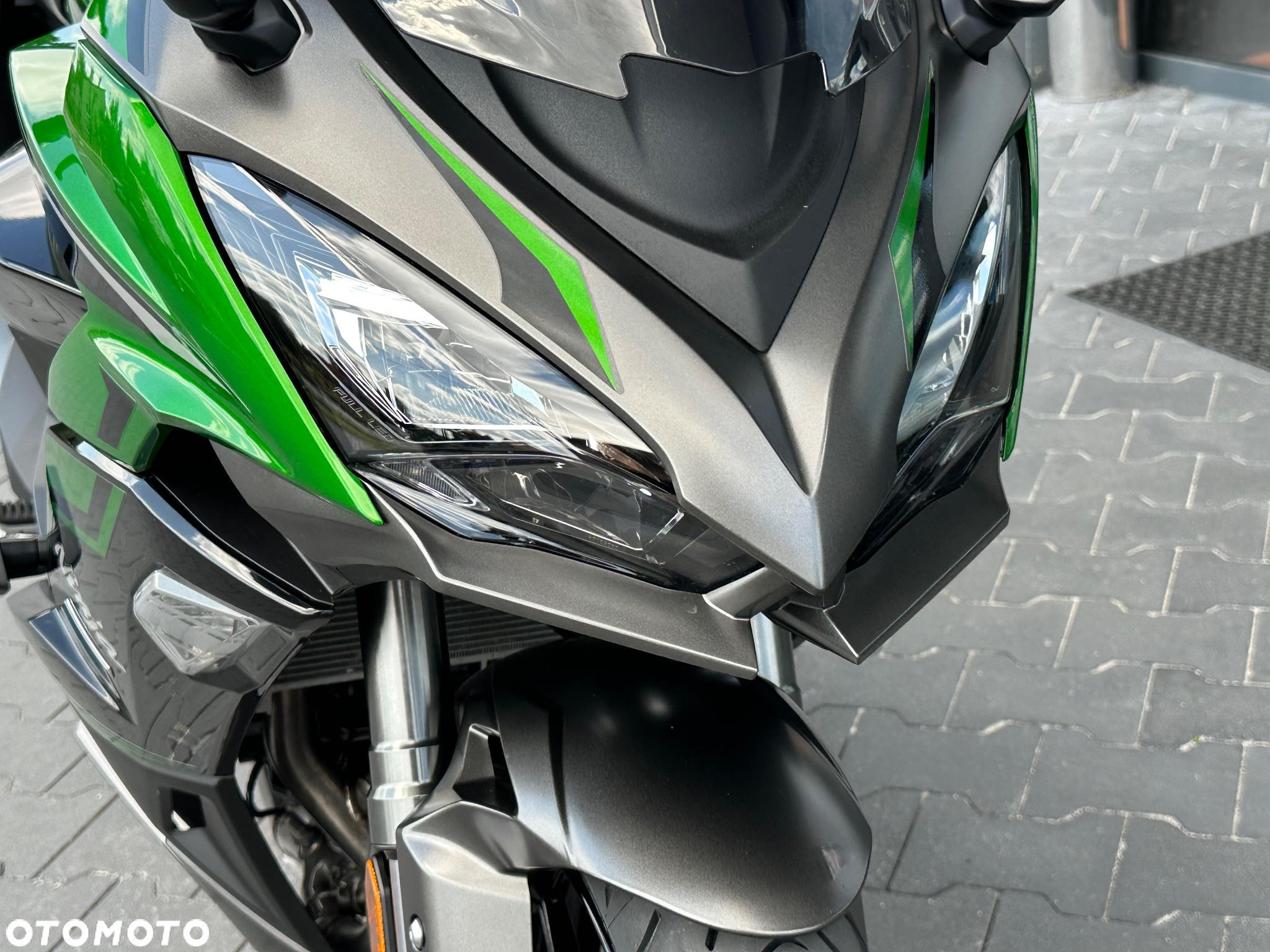 Kawasaki Ninja 1000 SX - 22