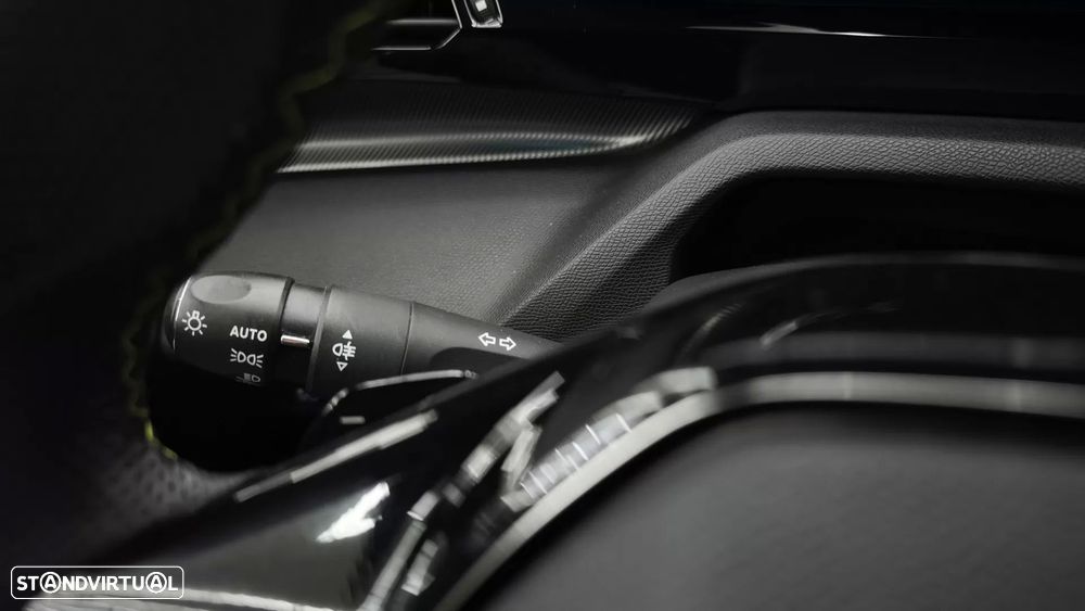 Peugeot 308 180 e-EAT8 GT - 29