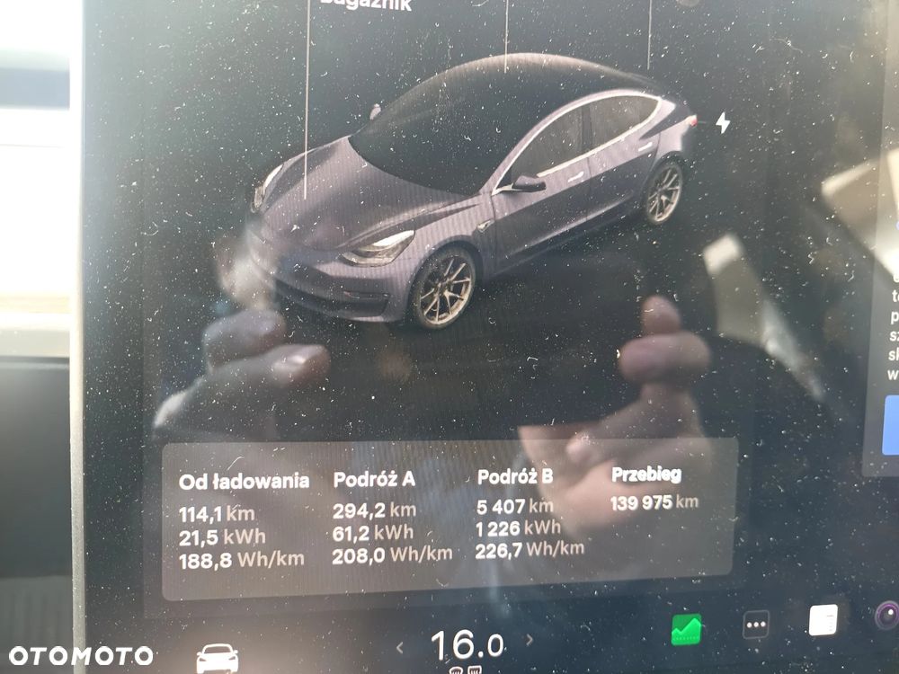 Tesla Model 3 - 10