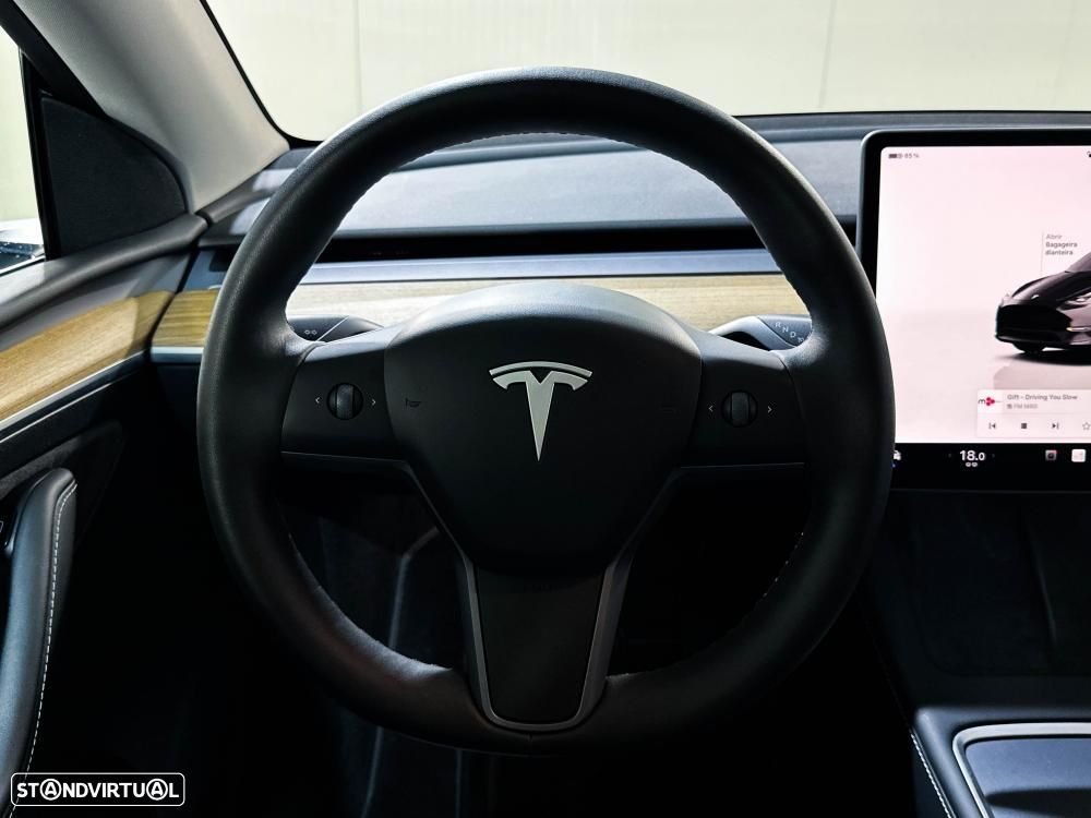 Tesla Model Y Long Range Dual Motor AWD - 21