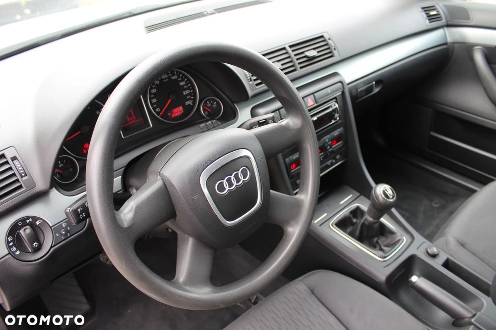 Audi A4 Limousine - 13