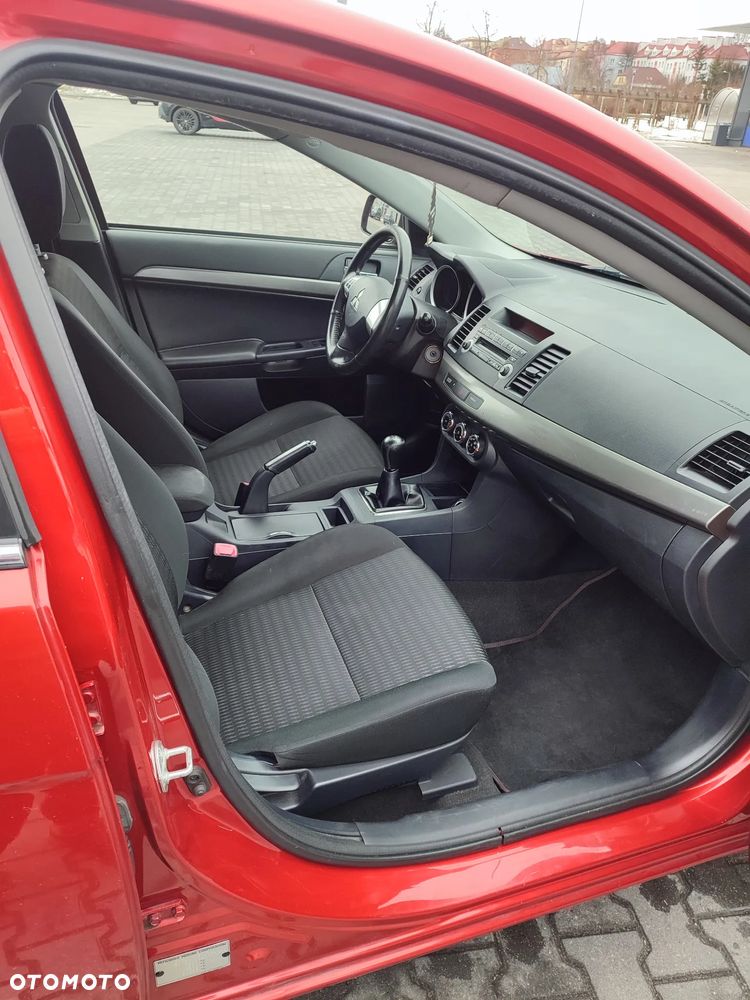 Mitsubishi Lancer 1.6 Inform - 9