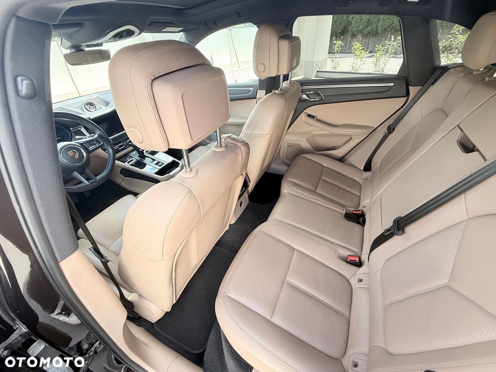 Porsche Macan Standard - 19