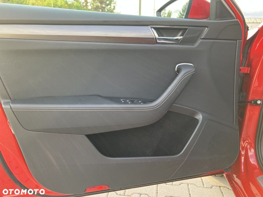 Skoda Superb 2.0 TDI SCR Style DSG - 13