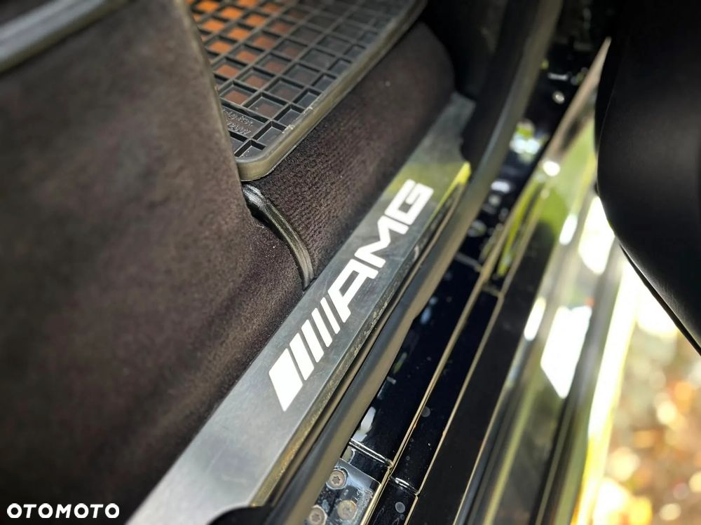 Mercedes-Benz Klasa G 63 AMG AMG SPEEDSHIFT 7G-TRONIC - 39