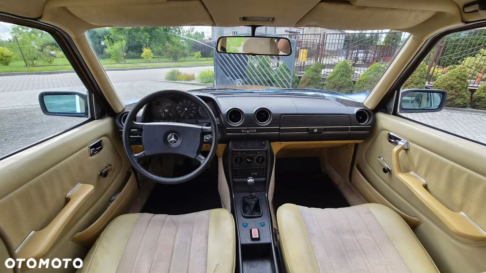 Mercedes-Benz W123 - 11