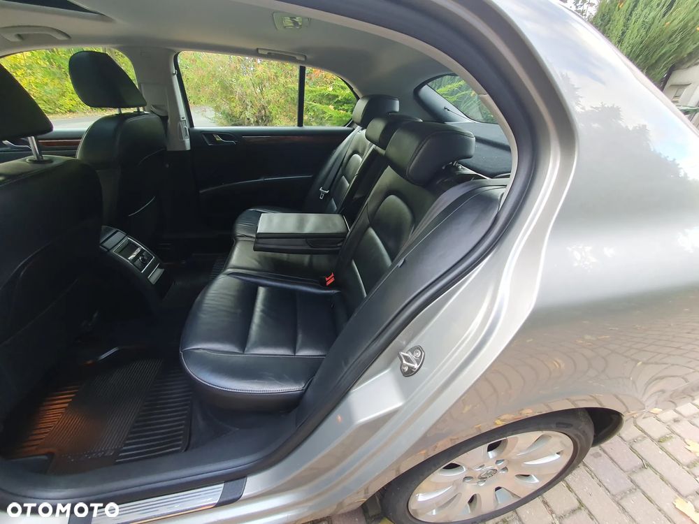 Skoda Superb 2.0 TDI Exclusive - 10