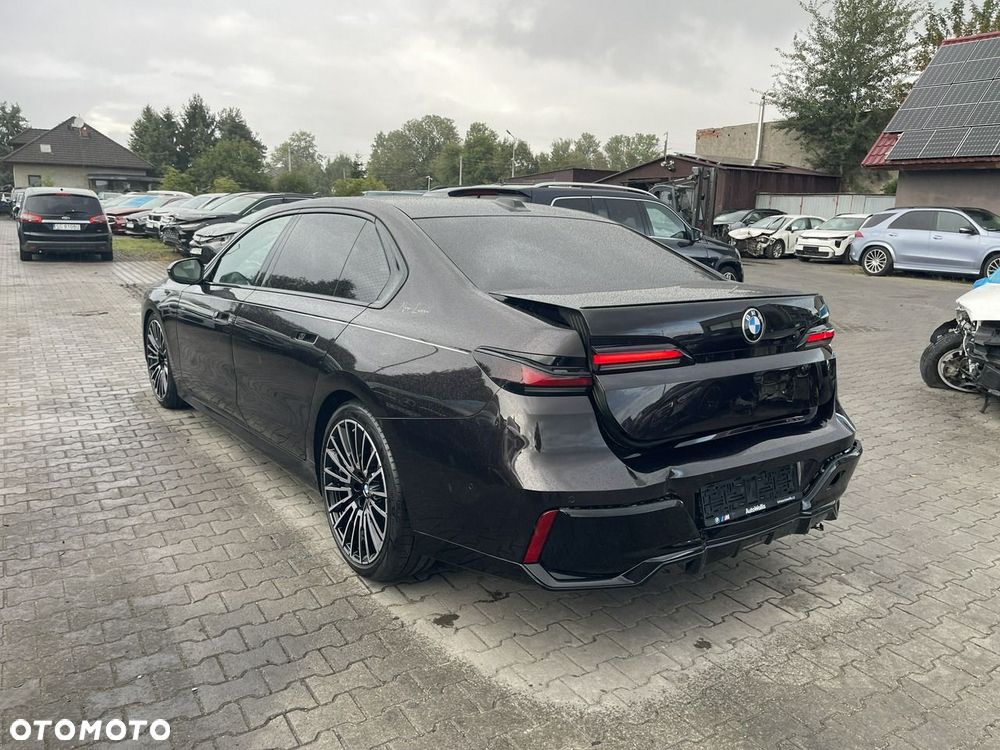 BMW Seria 7 740d xDrive mHEV Nero Lusso Edition sport - 2
