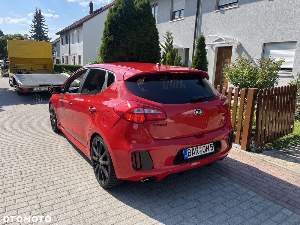 Kia Ceed 1.6 T-GDI GT - 39