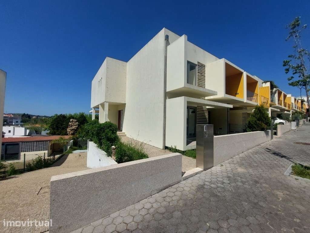 Moradia T4 + office em Pedroso - Grande imagem: 3/13