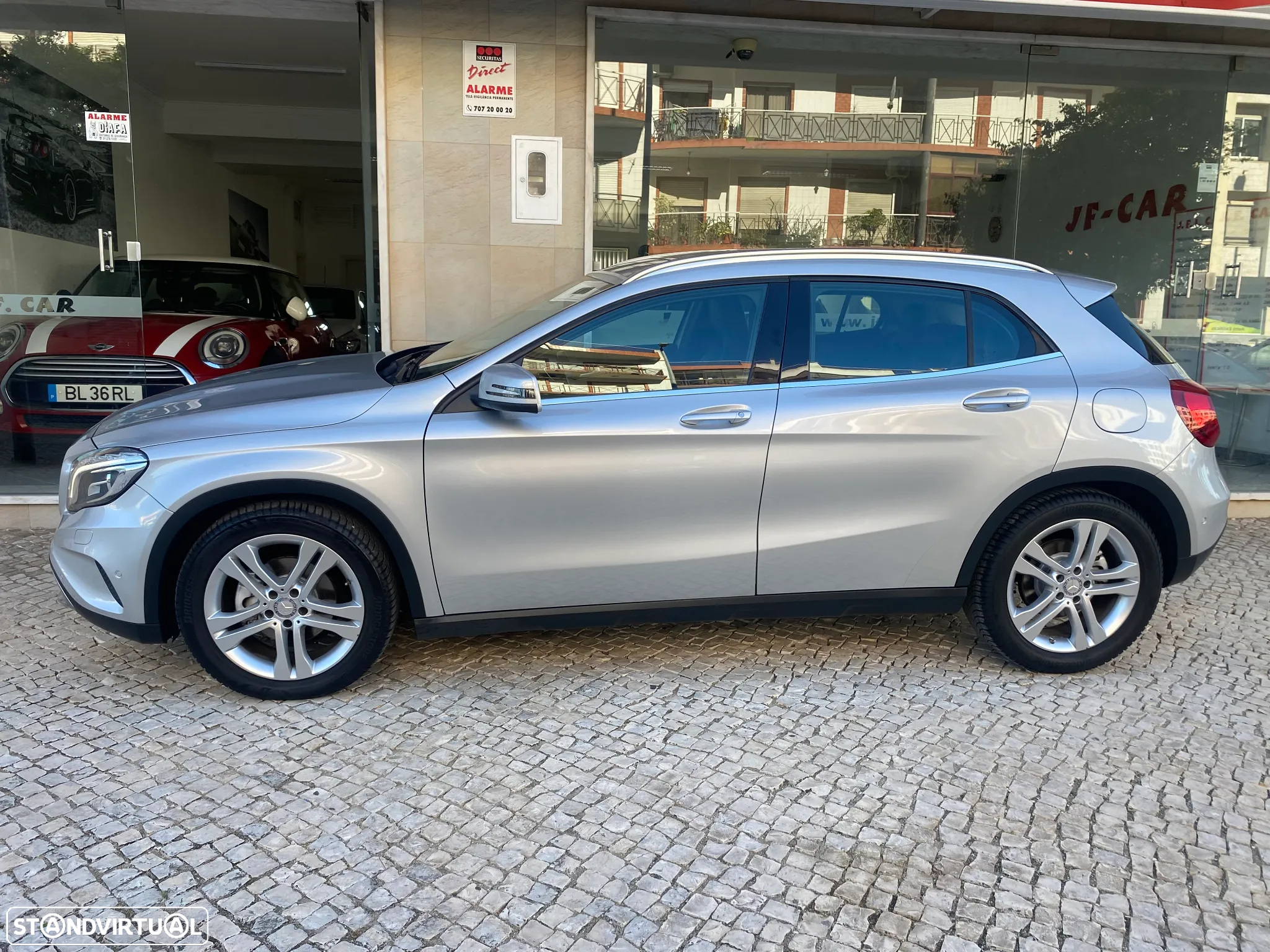 Mercedes-Benz GLA 180 (CDI) d 7G-DCT Urban - 11