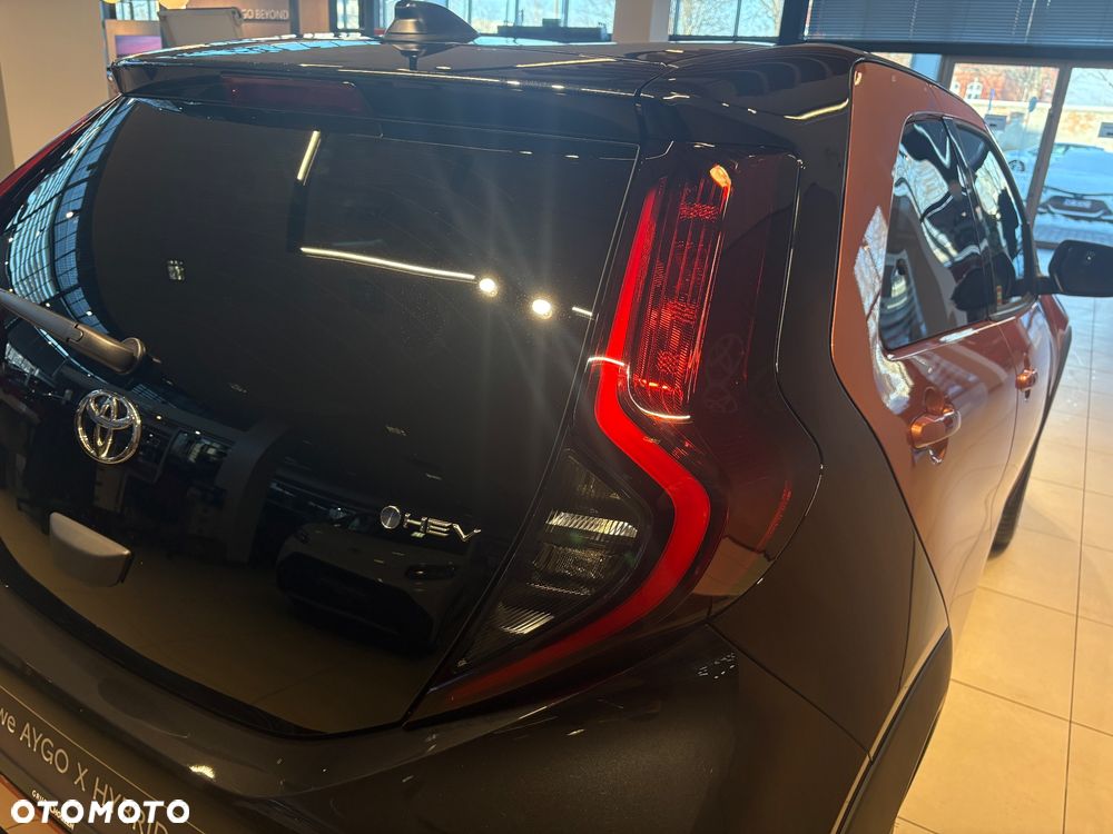 Toyota Aygo X Hybrid 1.5 Style e-CVT - 10
