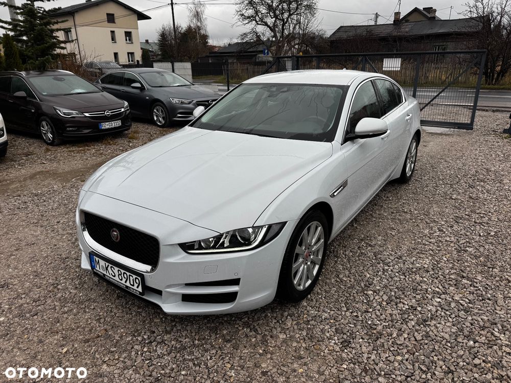 Jaguar XE 2.0 T Prestige - 1
