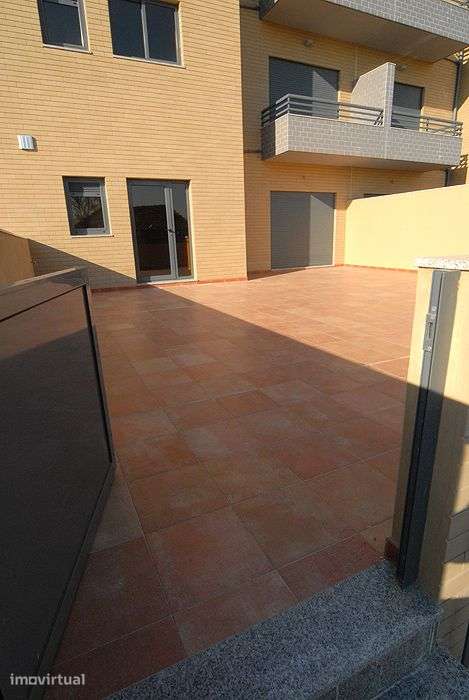 Apartamento T2, Rés do Chão: Parece uma vivenda - Grande imagem: 2/32