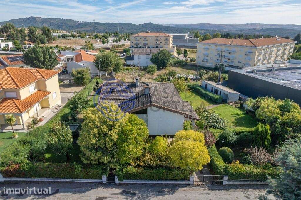 Moradia Isolada T4+1 com Jardim e Terreno de 1.760 m2 | Moimenta da Be - Grande imagem: 3/30