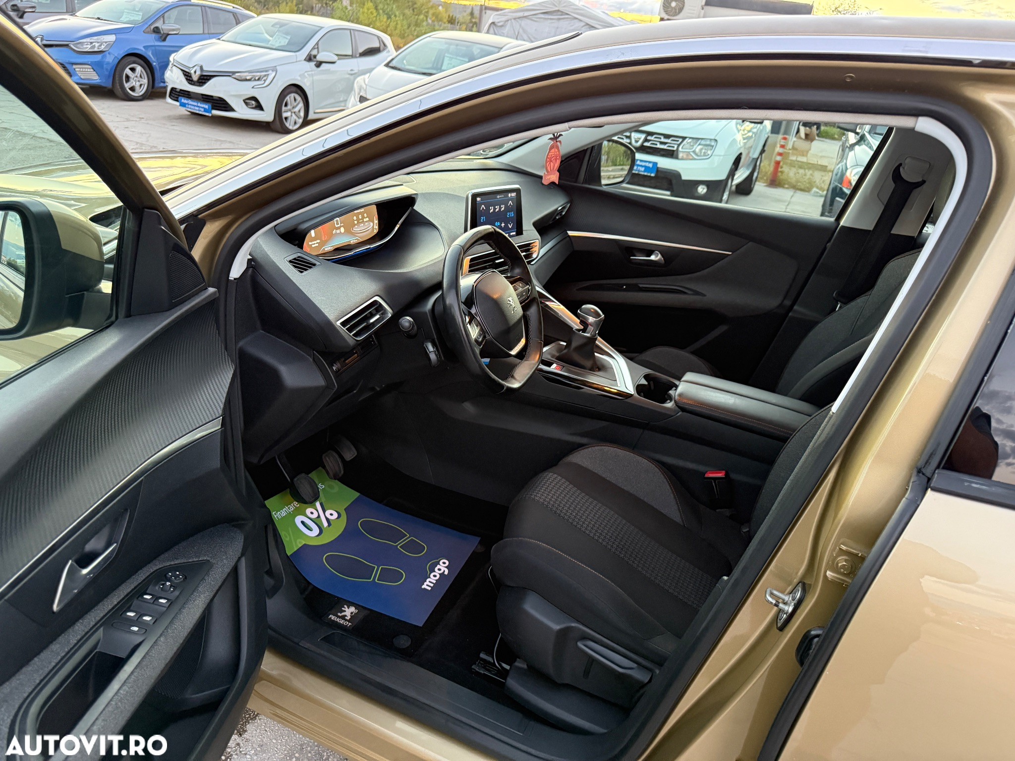 Peugeot 3008 1.2 PureTech Turbo S&S Allure - 6