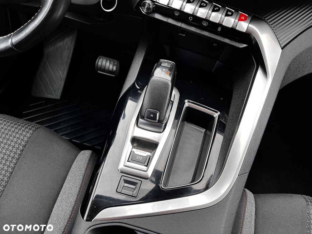 Peugeot 3008 PureTech 130 Stop & Start GPF EAT8 Active Pack - 32