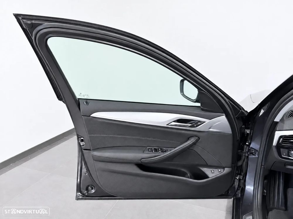 BMW 520 e Line Luxury - 18